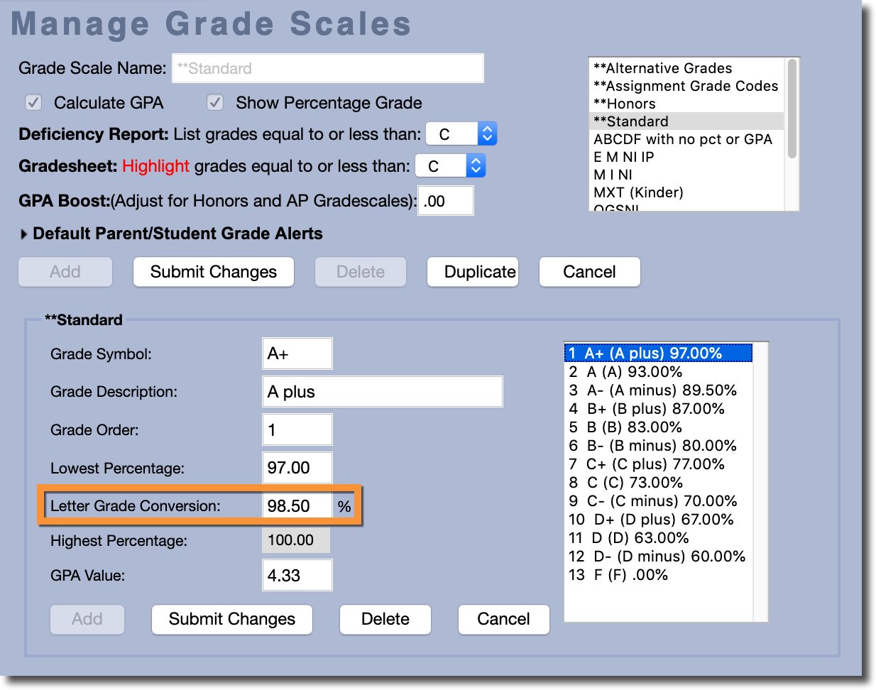 How does Gradelink calculate Class Grades?